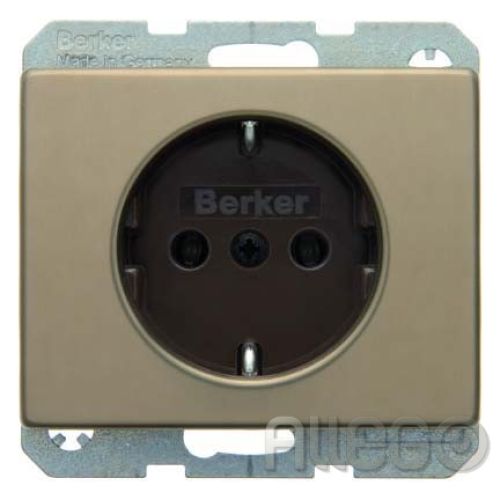 Bild: Berker Steckdose brz ARSYS 47140001